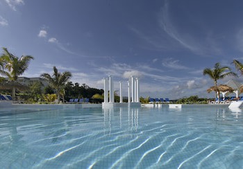 Grand Palladium Lady Hamilton Resort & Spa All Inclusive