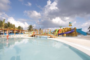 Grand Palladium Lady Hamilton Resort & Spa All Inclusive