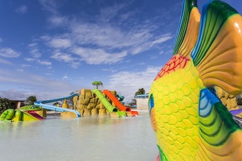 Grand Palladium Lady Hamilton Resort & Spa All Inclusive