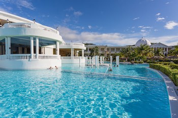 Grand Palladium Lady Hamilton Resort & Spa All Inclusive
