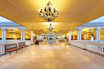 Grand Palladium Lady Hamilton Resort & Spa All Inclusive