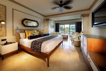 Grand Palladium Lady Hamilton Resort & Spa All Inclusive