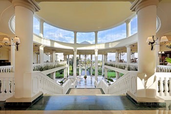Grand Palladium Lady Hamilton Resort & Spa All Inclusive