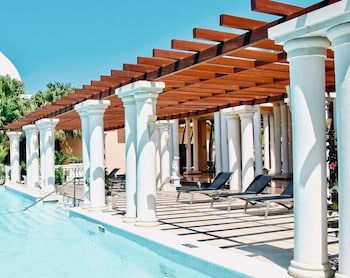 Grand Palladium Lady Hamilton Resort & Spa All Inclusive