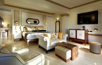 Grand Palladium Lady Hamilton Resort & Spa All Inclusive