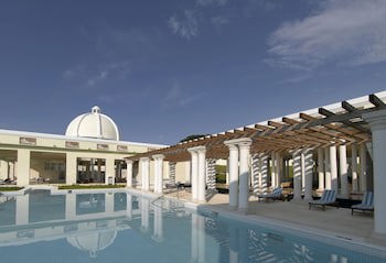 Grand Palladium Lady Hamilton Resort & Spa All Inclusive
