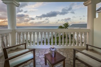 Grand Palladium Lady Hamilton Resort & Spa All Inclusive