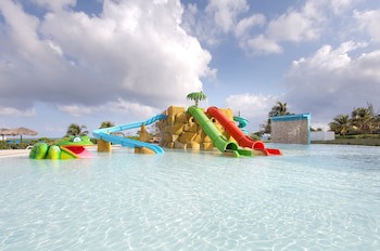 Grand Palladium Lady Hamilton Resort & Spa All Inclusive