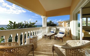 Grand Palladium Lady Hamilton Resort & Spa All Inclusive
