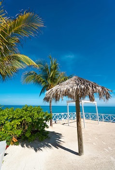 Grand Palladium Lady Hamilton Resort & Spa All Inclusive