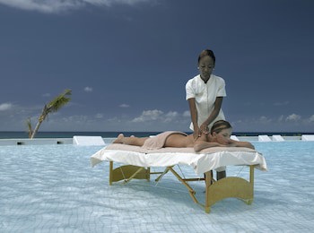 Grand Palladium Lady Hamilton Resort & Spa All Inclusive