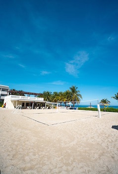 Grand Palladium Lady Hamilton Resort & Spa All Inclusive