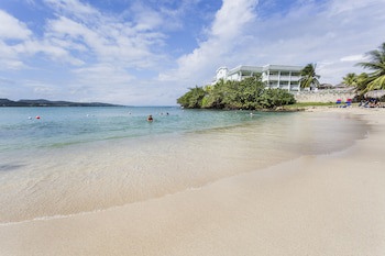 Grand Palladium Lady Hamilton Resort & Spa All Inclusive