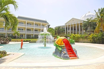 Grand Palladium Lady Hamilton Resort & Spa All Inclusive