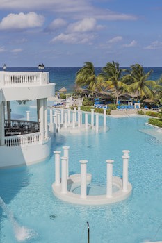 Grand Palladium Lady Hamilton Resort & Spa All Inclusive