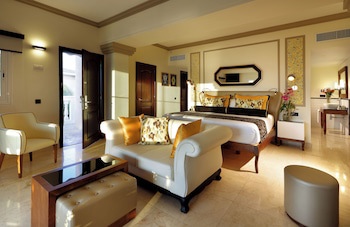 Grand Palladium Lady Hamilton Resort & Spa All Inclusive
