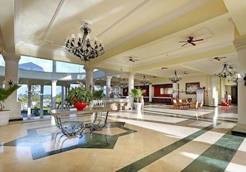 Grand Palladium Lady Hamilton Resort & Spa All Inclusive
