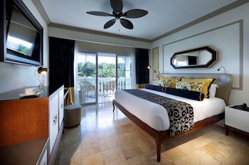 Grand Palladium Lady Hamilton Resort & Spa All Inclusive