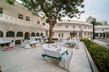 Garden Hotel