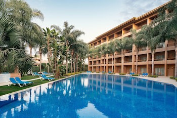 Dusit Thani Lakeview Cairo