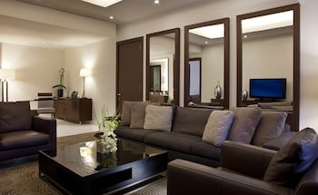 Dusit Thani Lakeview Cairo