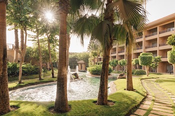 Dusit Thani Lakeview Cairo