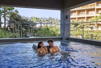 Dusit Thani Lakeview Cairo