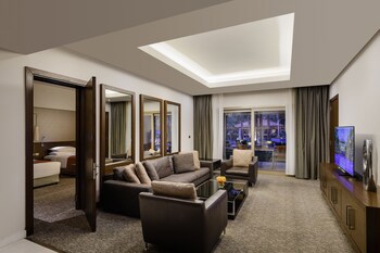 Dusit Thani Lakeview Cairo
