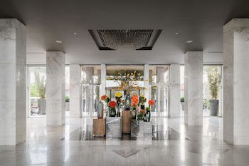 Dusit Thani Lakeview Cairo