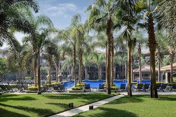 Dusit Thani Lakeview Cairo
