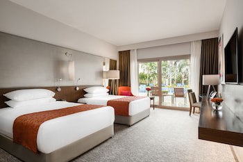 Dusit Thani Lakeview Cairo