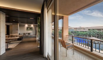 Dusit Thani Lakeview Cairo