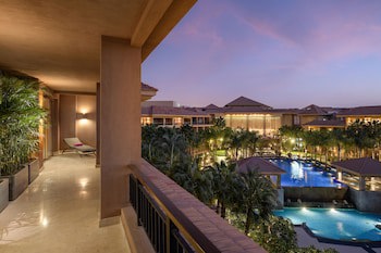 Dusit Thani Lakeview Cairo