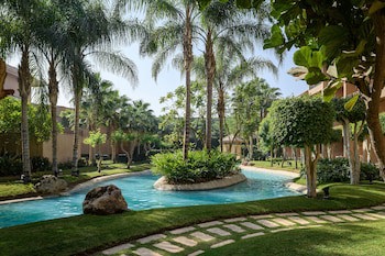 Dusit Thani Lakeview Cairo
