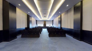 Dusit Thani Lakeview Cairo