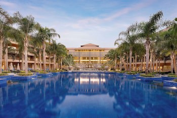 Dusit Thani LakeView Cairo galeri fotoğrafı