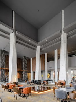 Dusit Thani Lakeview Cairo