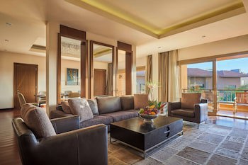 Dusit Thani LakeView Cairo fotoğrafı