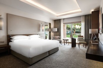 Dusit Thani Lakeview Cairo
