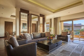 Dusit Thani Lakeview Cairo
