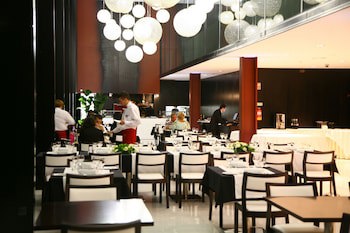 Axis Viana Business & Spa Hotel