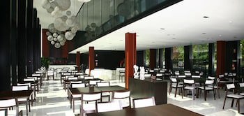Axis Viana Business & Spa Hotel
