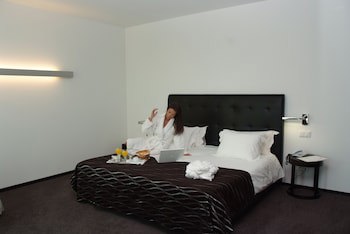 Axis Viana Business & Spa Hotel