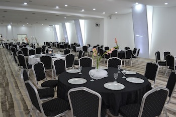 The Lakes Hotel And Conference Centre