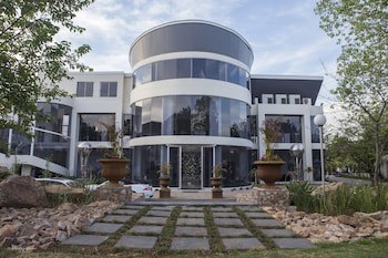 The Lakes Hotel And Conference Centre