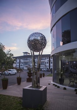 The Lakes Hotel And Conference Centre