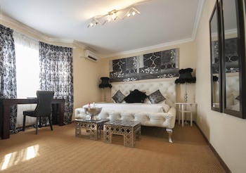 The Lakes Hotel And Conference Centre