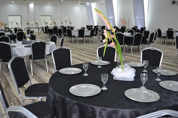 The Lakes Hotel And Conference Centre