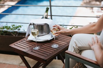 Hotel Nm Suites By Escampa Hotels