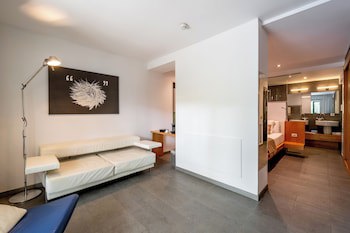 Hotel Nm Suites By Escampa Hotels